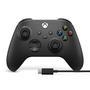 Experimente o design modernizado do Controle Sem Fio para Xbox Series X/S Carbon Black na cor branca. Superfícies esculpidas e geometria refinada para